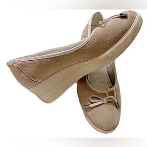 Geox Tan Wedge Classic Round-Toe Slip-On Loafer